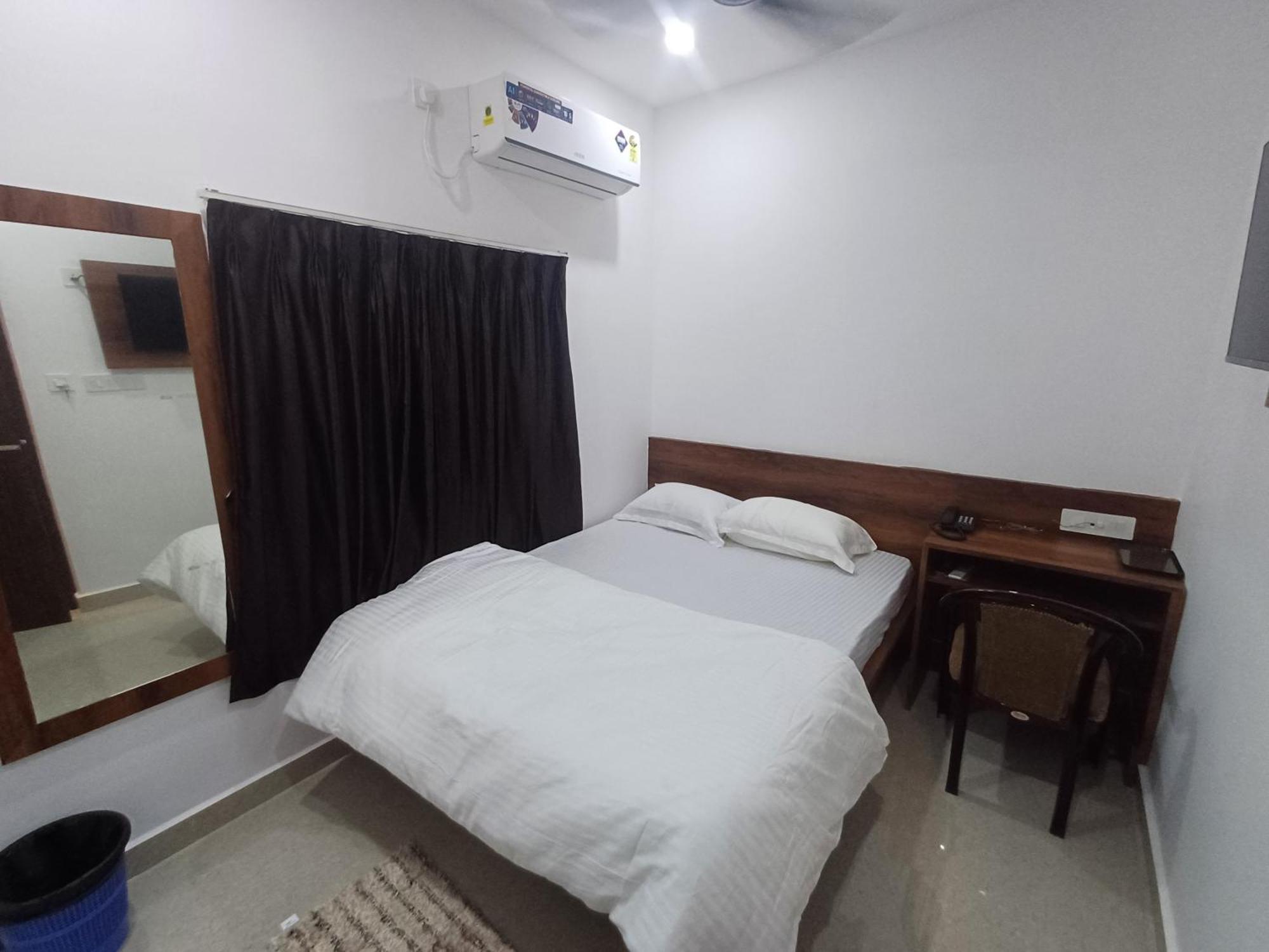 Assam Guest House Siliguri Exteriör bild